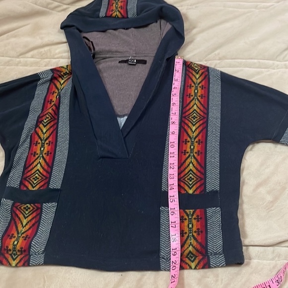 Hooded pullover - Picture 6 of 9